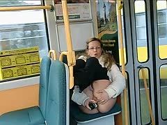 Wilde Flaschensexspiele im Bus