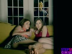 Bisex-Dreier mit jungen Teenies