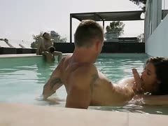 Poolfick macht die Bitch nass
